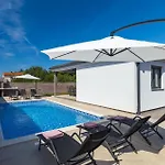 Villa Elena Pula